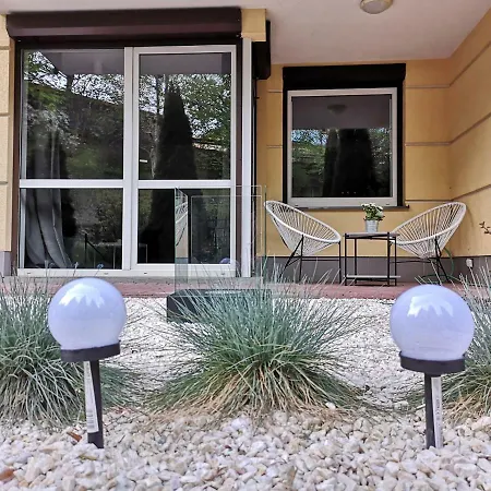 Tarasy Gdyni Z Ogrodkiem *